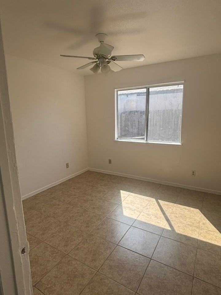 2217 Marguerite St - Photo 6 of 18