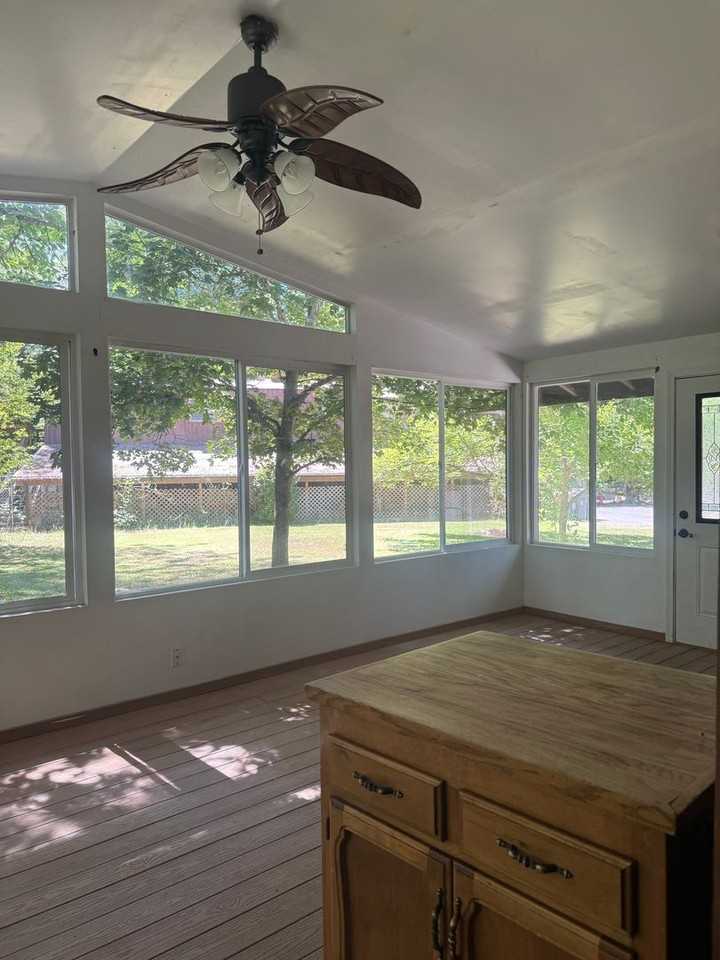 11849 Lower River Rd - Photo 4 of 6