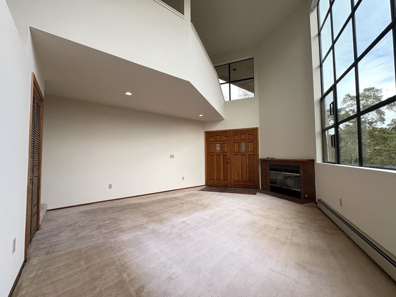 632 Lakeview Way - Photo 3 of 29