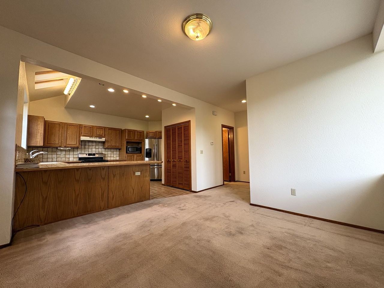 632 Lakeview Way - Photo 6 of 29
