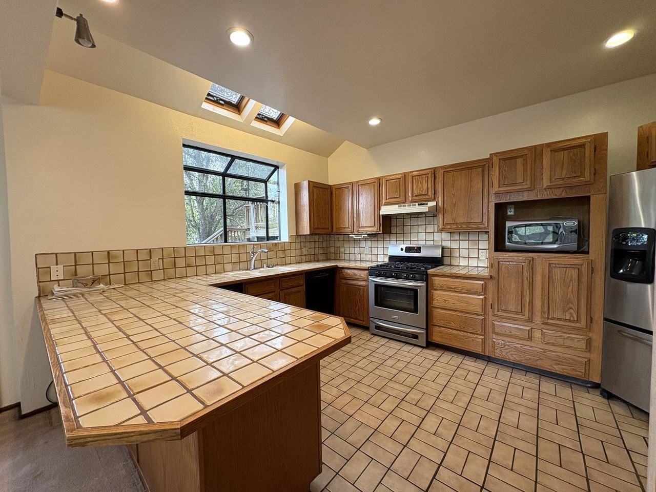 632 Lakeview Way - Photo 7 of 29