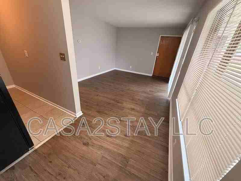 5107 Malibu Ct #6 - Photo 3 of 9