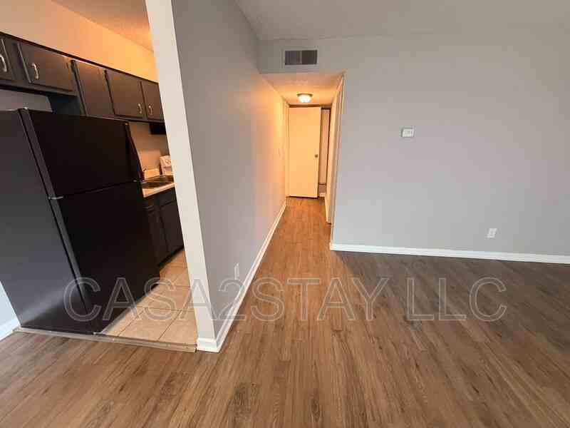 5107 Malibu Ct #6 - Photo 4 of 9