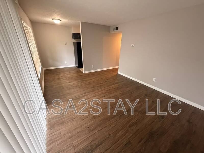 5107 Malibu Ct #6 - Photo 5 of 9