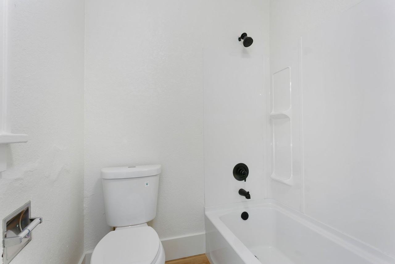 511 S 35th St - Photo 2 of 43