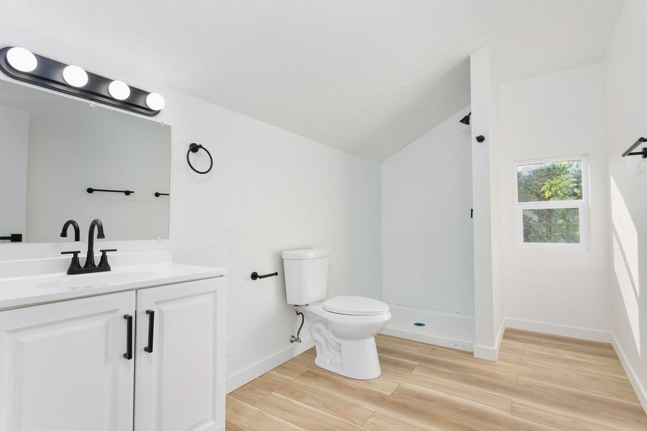 511 S 35th St - Photo 3 of 43