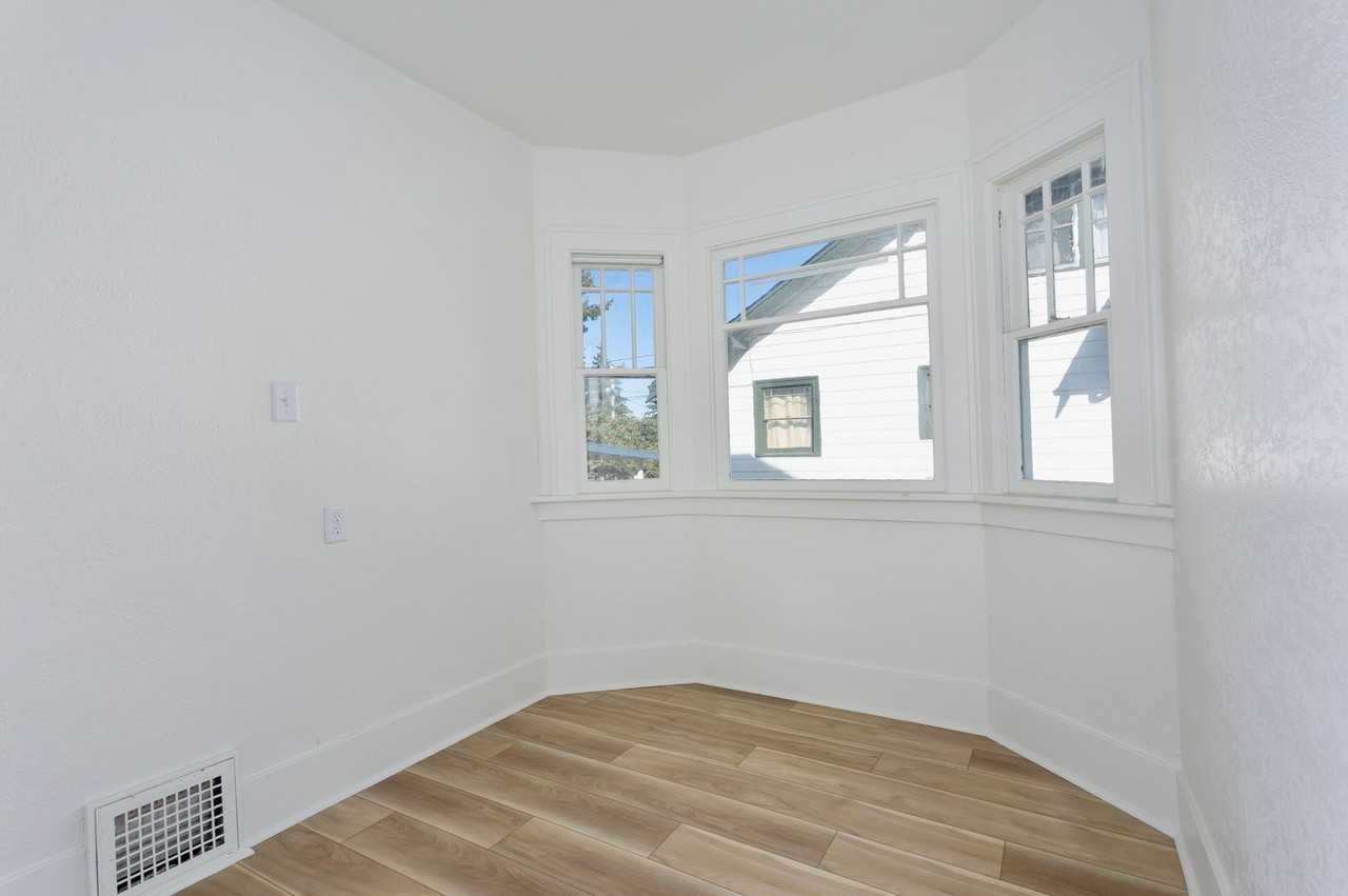 511 S 35th St - Photo 7 of 43
