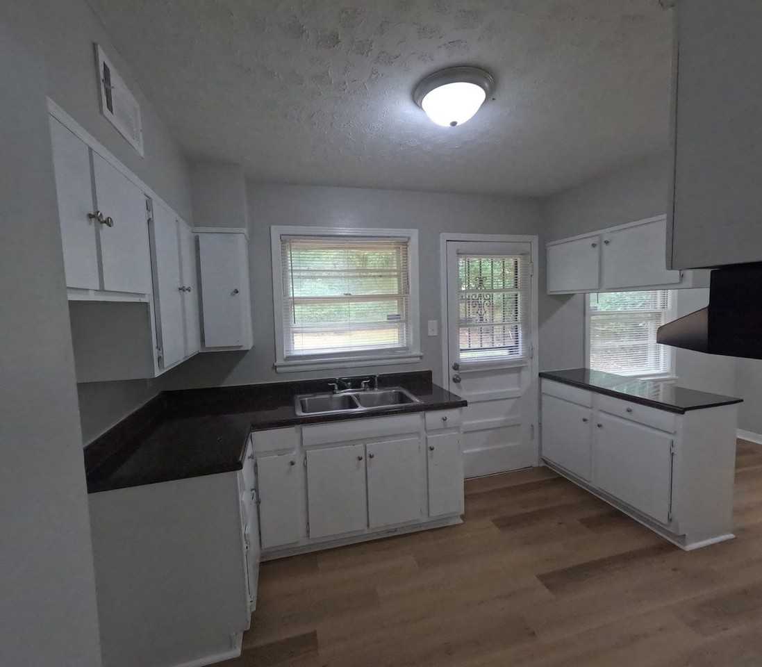 3554 N Watkins St - Photo 6 of 18