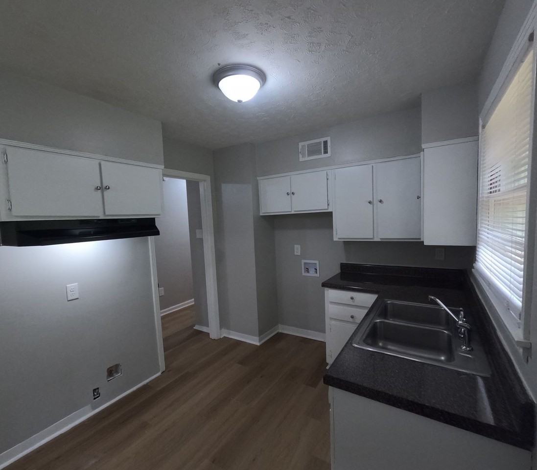 3554 N Watkins St - Photo 7 of 18