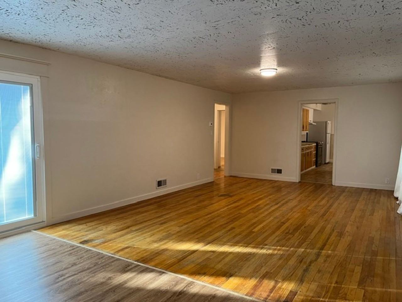 441 Martin St - Photo 3 of 18