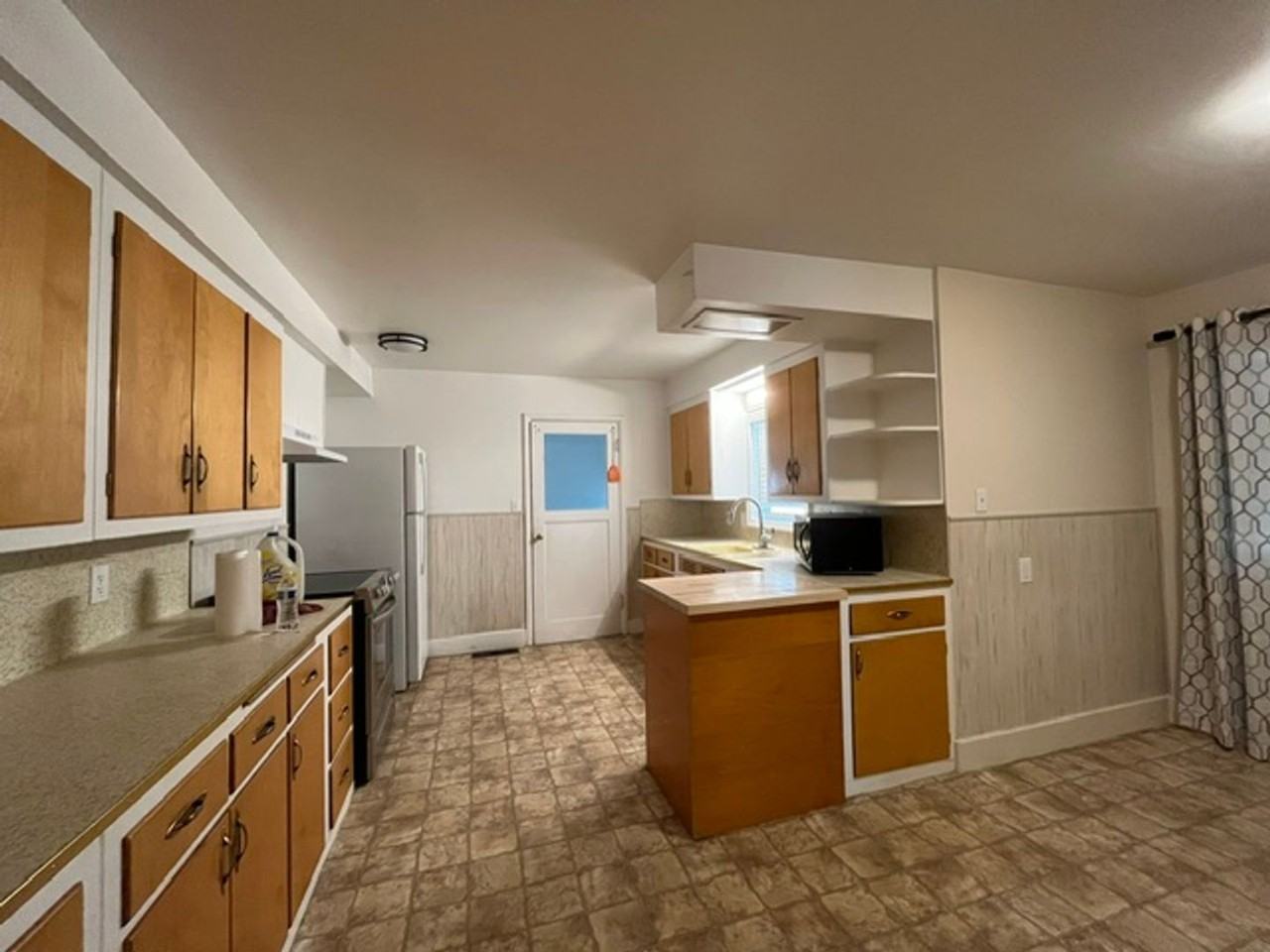 441 Martin St - Photo 4 of 18