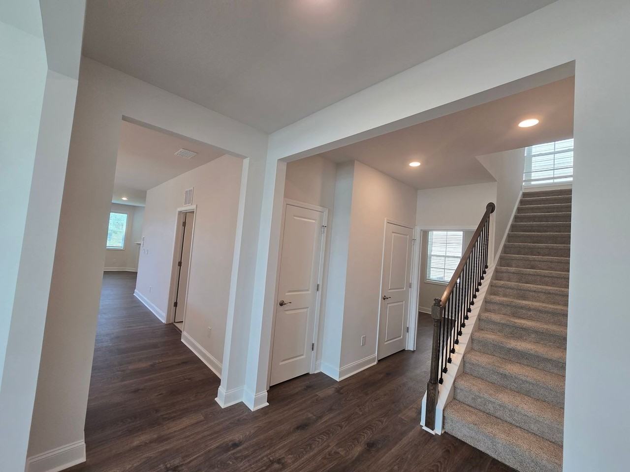 108 Mary Montrose Blvd - Photo 5 of 31
