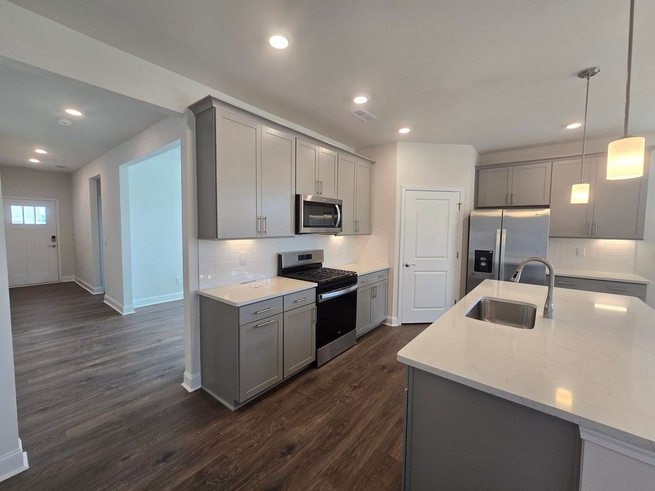 108 Mary Montrose Blvd - Photo 7 of 31