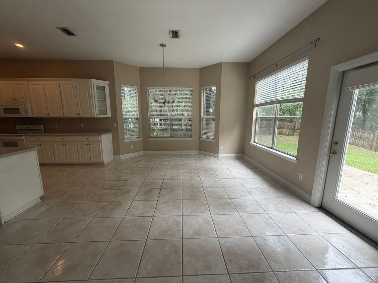 3999 Forsythe Park Ct - Photo 6 of 28