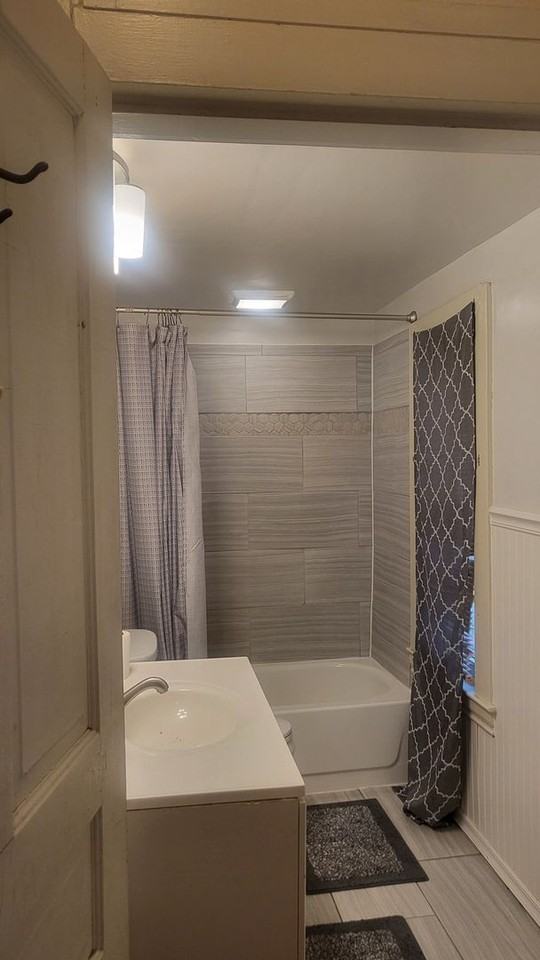 1130 Broadway Ave - Photo 6 of 13