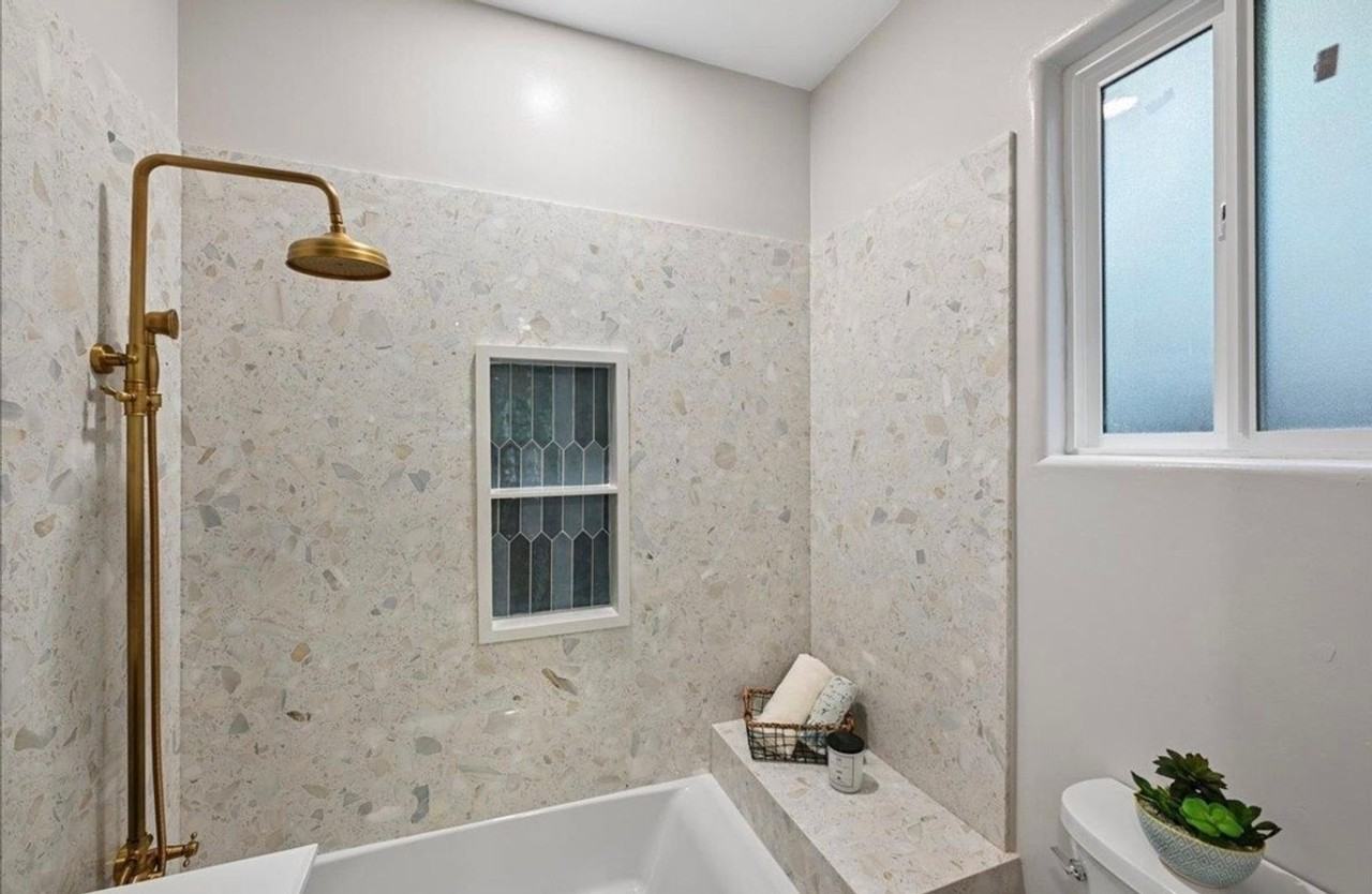 1917 6th St - Photo 2 of 24