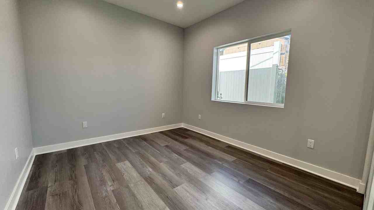 10632 Haskell Ave - Photo 7 of 13