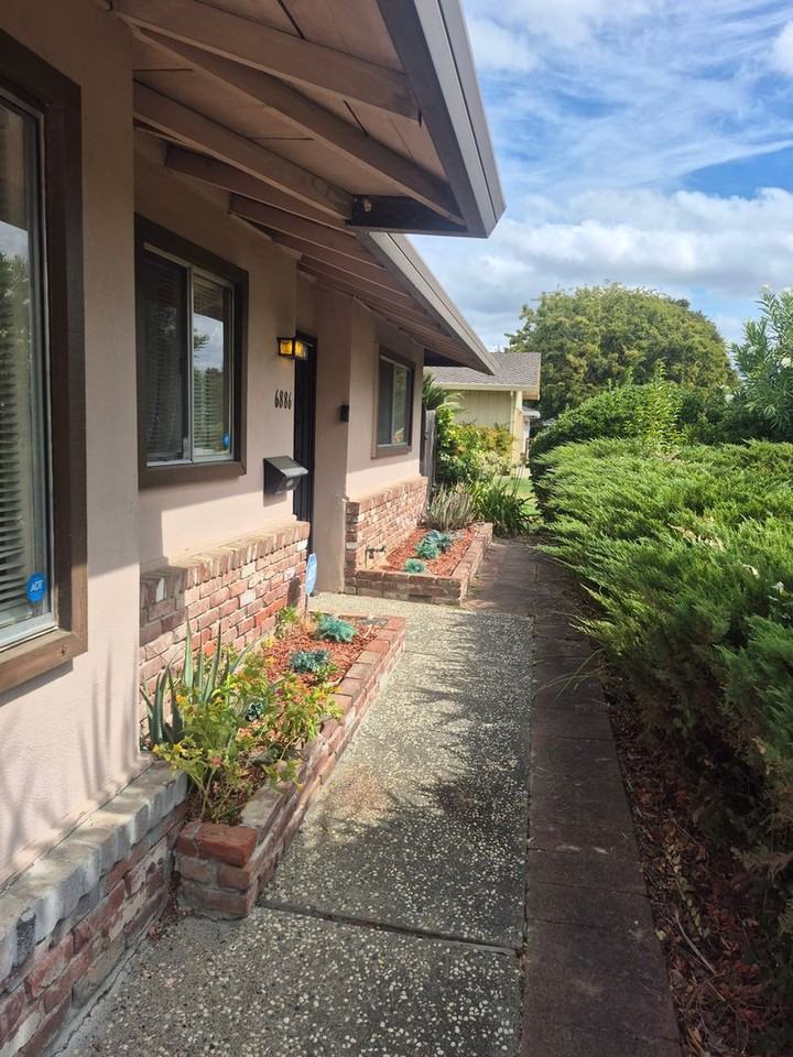 6886 Westmoreland Way - Photo 2 of 18