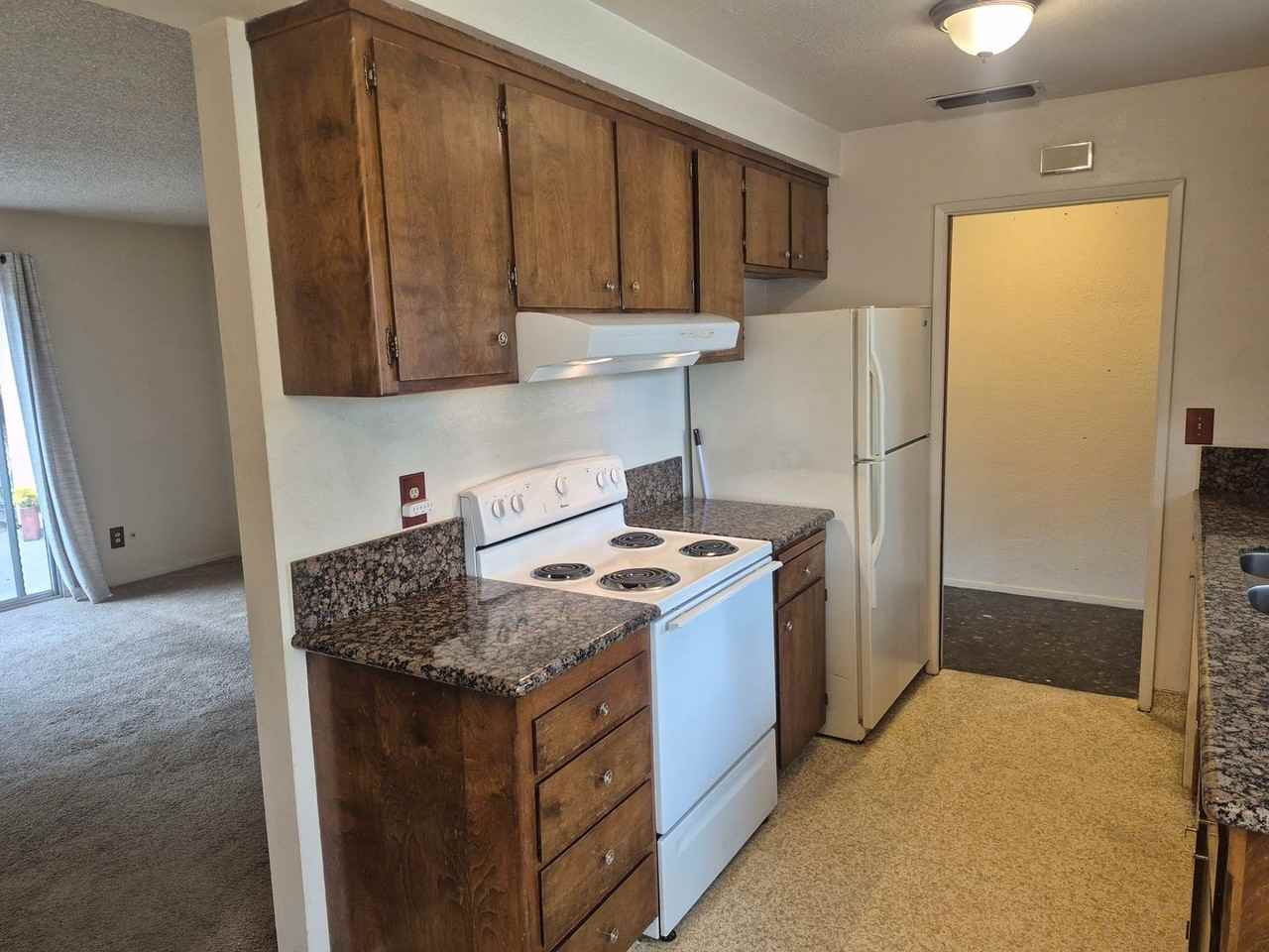 6886 Westmoreland Way - Photo 7 of 18