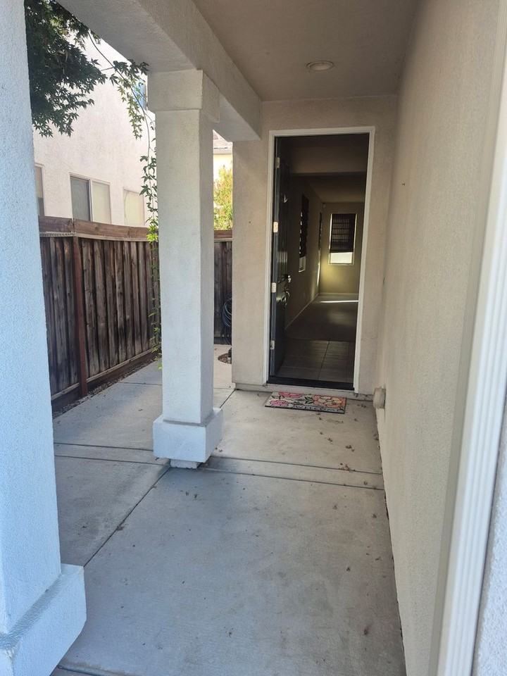 8902 Great Rock Cir - Photo 3 of 13