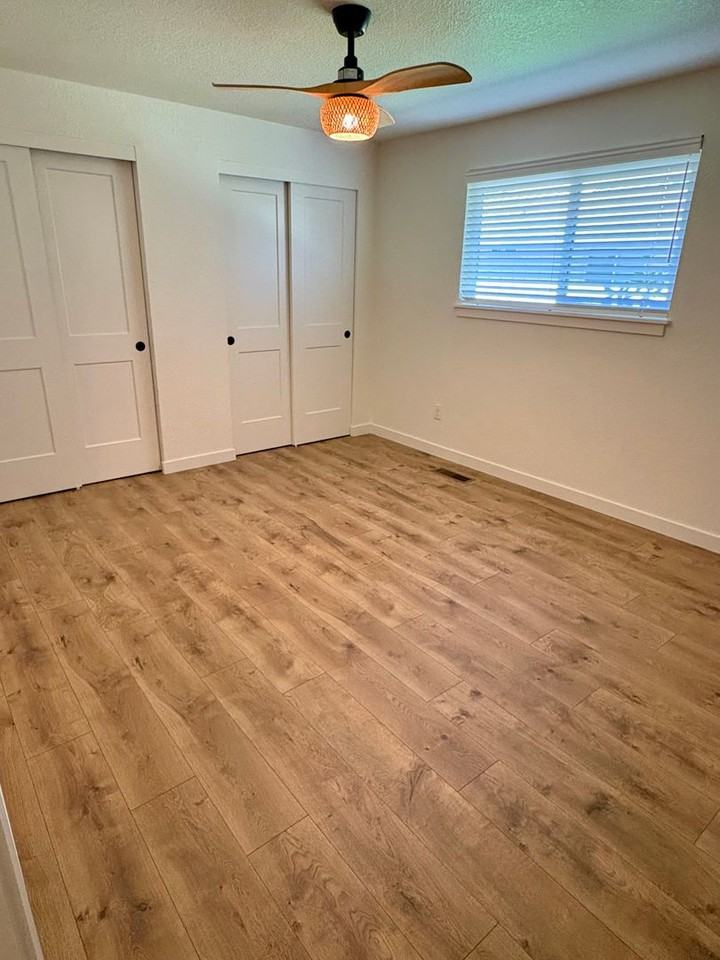 300 Shafer Ln Apt I2 - Photo 5 of 15