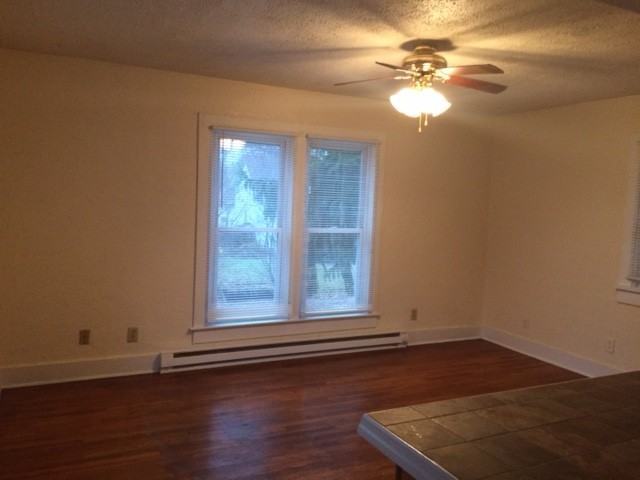 629 1/2 Putnam St - Photo 3 of 6