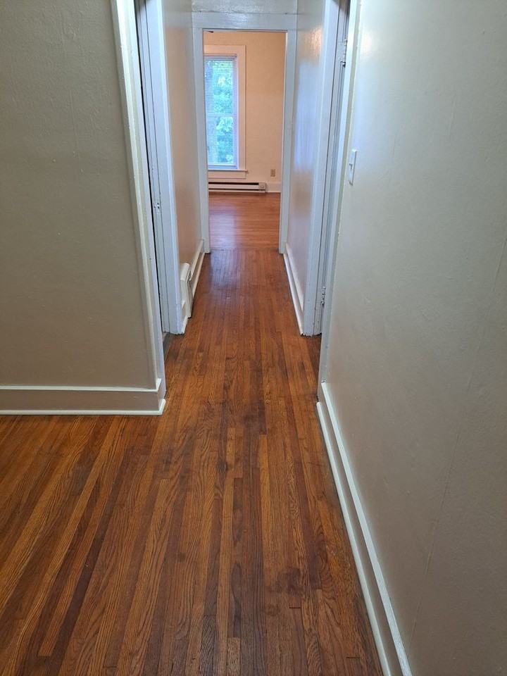 629 1/2 Putnam St - Photo 4 of 6