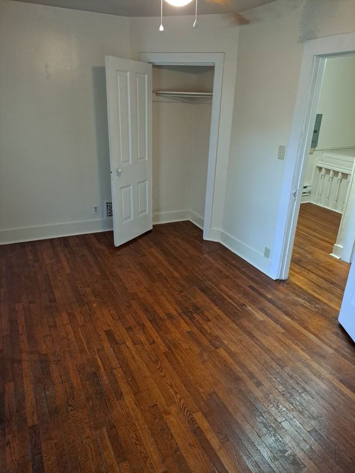 629 1/2 Putnam St - Photo 6 of 6