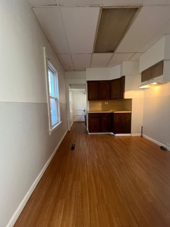 15708 Arcade Ave - Photo 3 of 27
