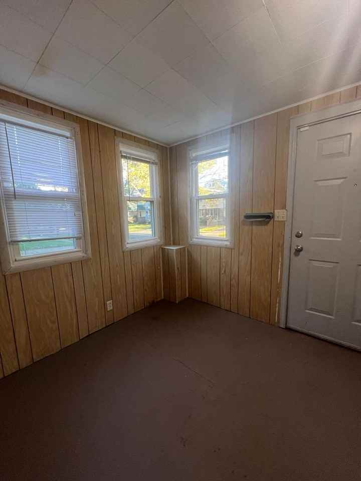 15708 Arcade Ave - Photo 6 of 27