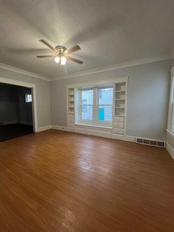 15708 Arcade Ave - Photo 7 of 27