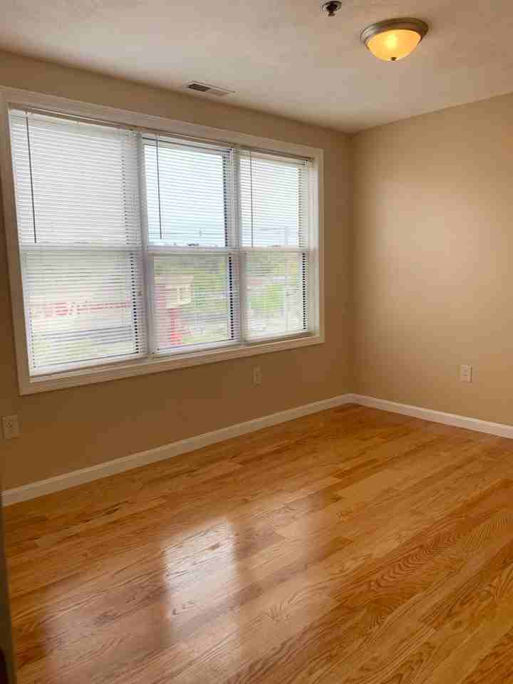 149 Main St #3F - Photo 3 of 5