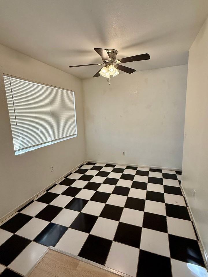 918 Cortina Dr - Photo 5 of 27