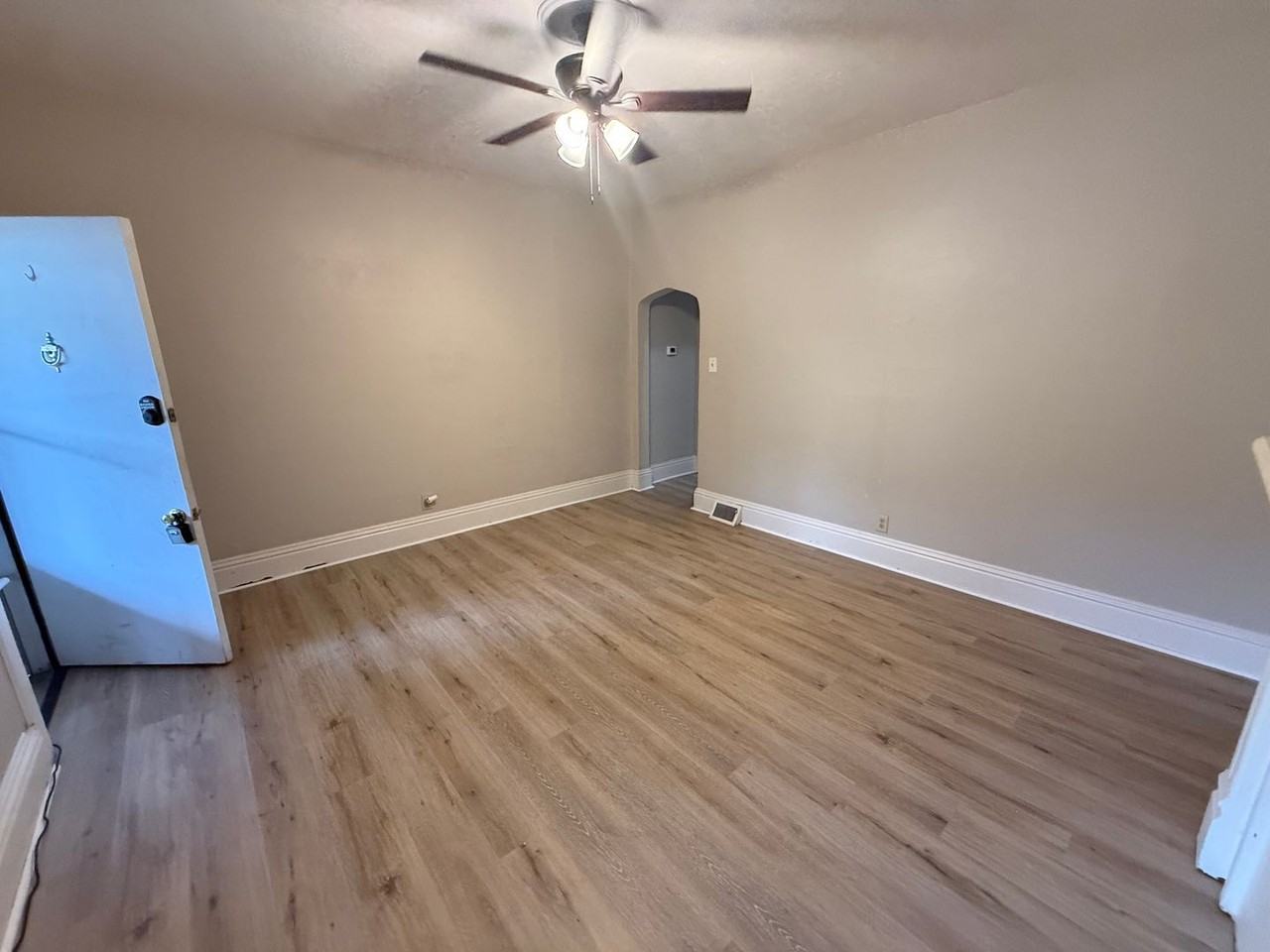 602 E 17th Ave - Photo 4 of 14