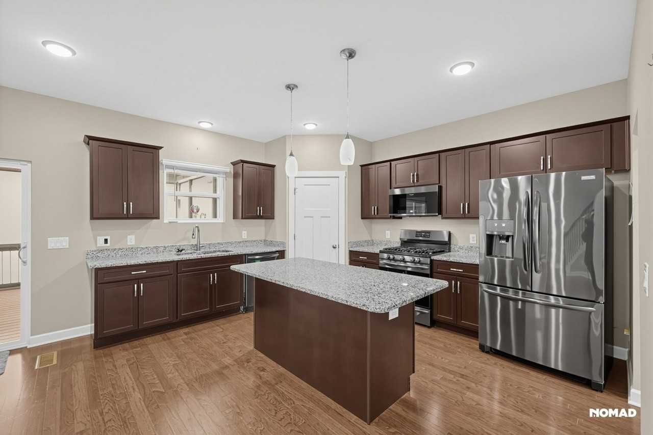 308 Boddington Ln - Photo 5 of 33