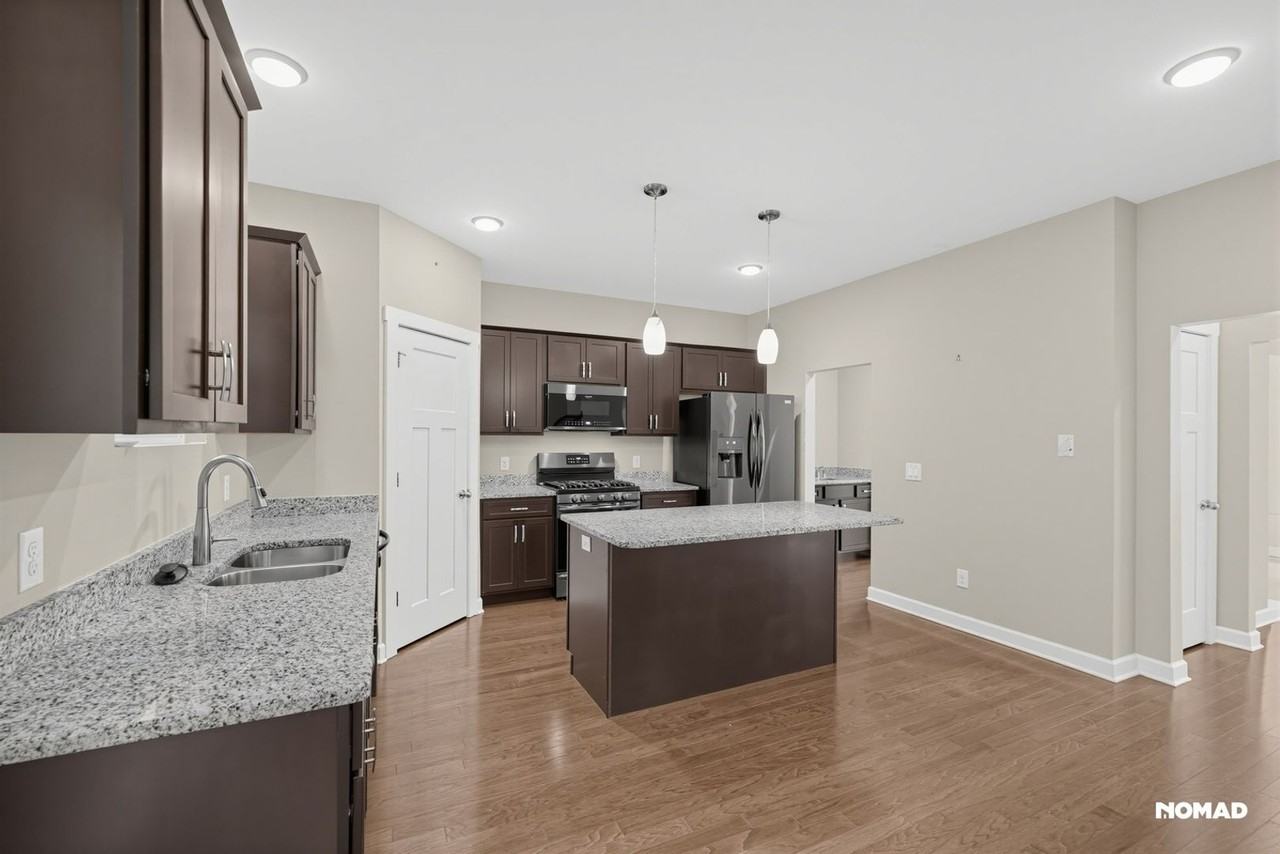 308 Boddington Ln - Photo 6 of 33