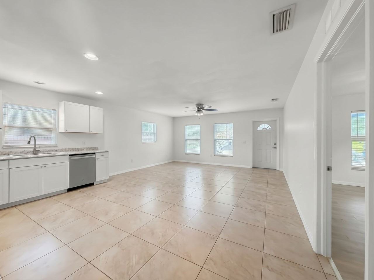 1819 48th St S - Photo 4 of 21