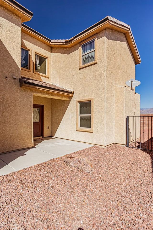 4420 Penguin Ave - Photo 6 of 39