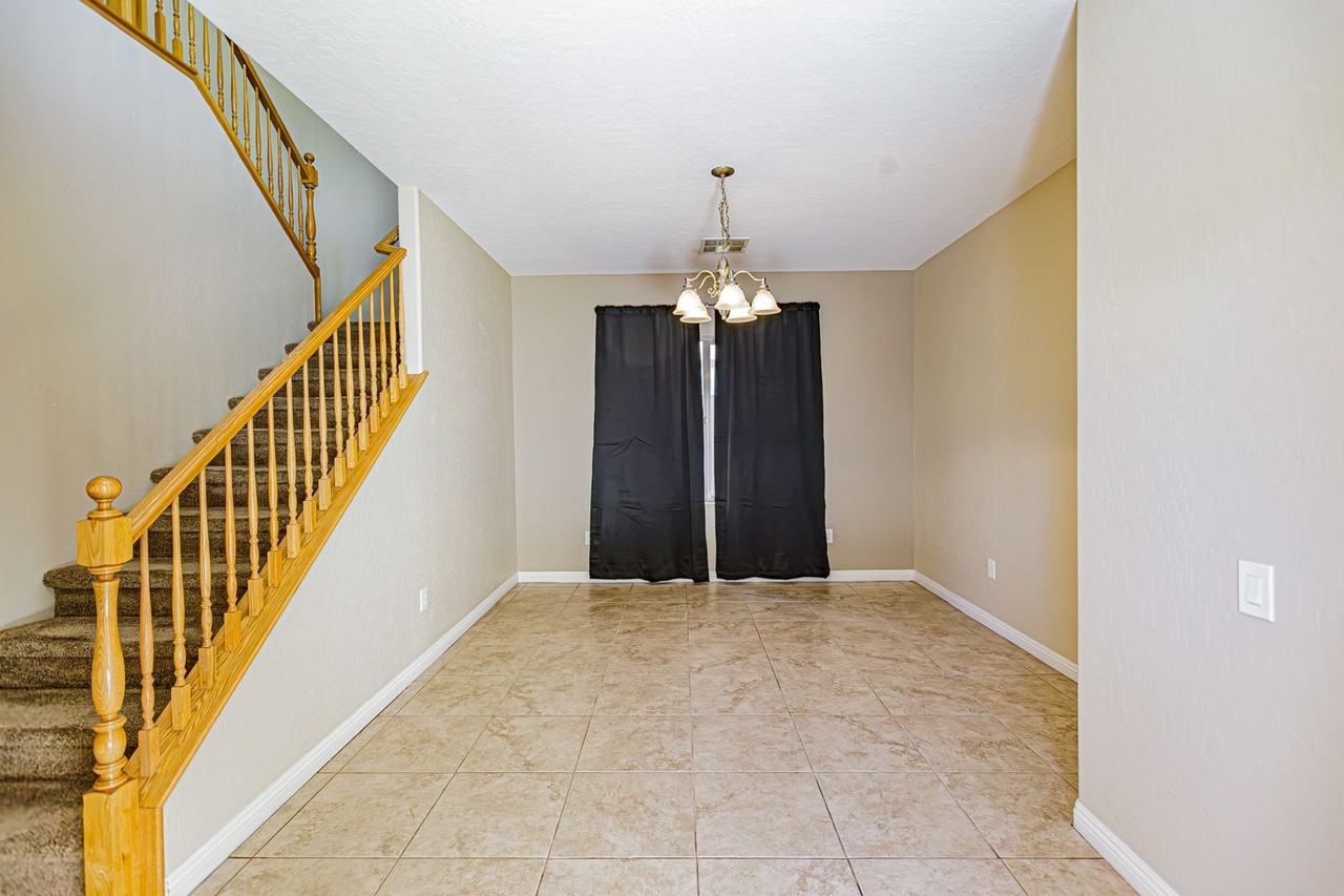 4420 Penguin Ave - Photo 7 of 39