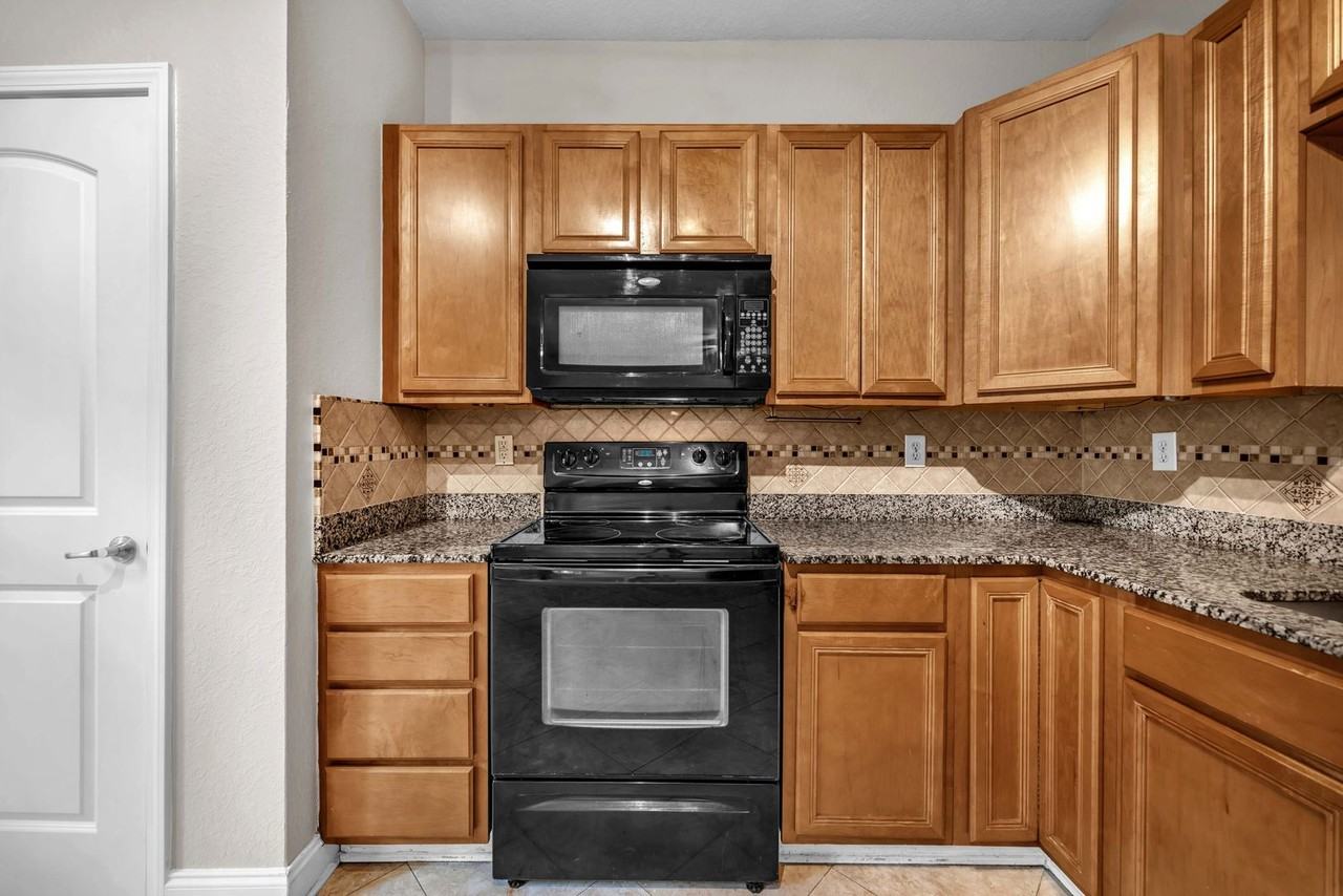 8605 Toqua Rd #102 - Photo 4 of 50