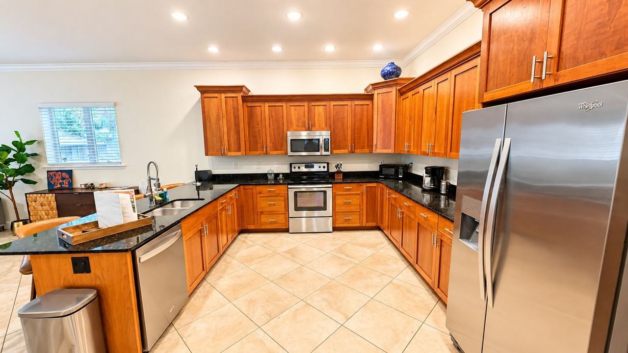 2225 Bahia Vista St - Photo 7 of 32