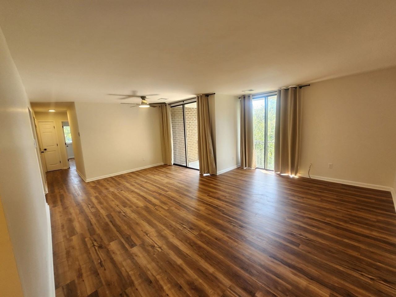 10239 Prince Pl - Photo 4 of 25