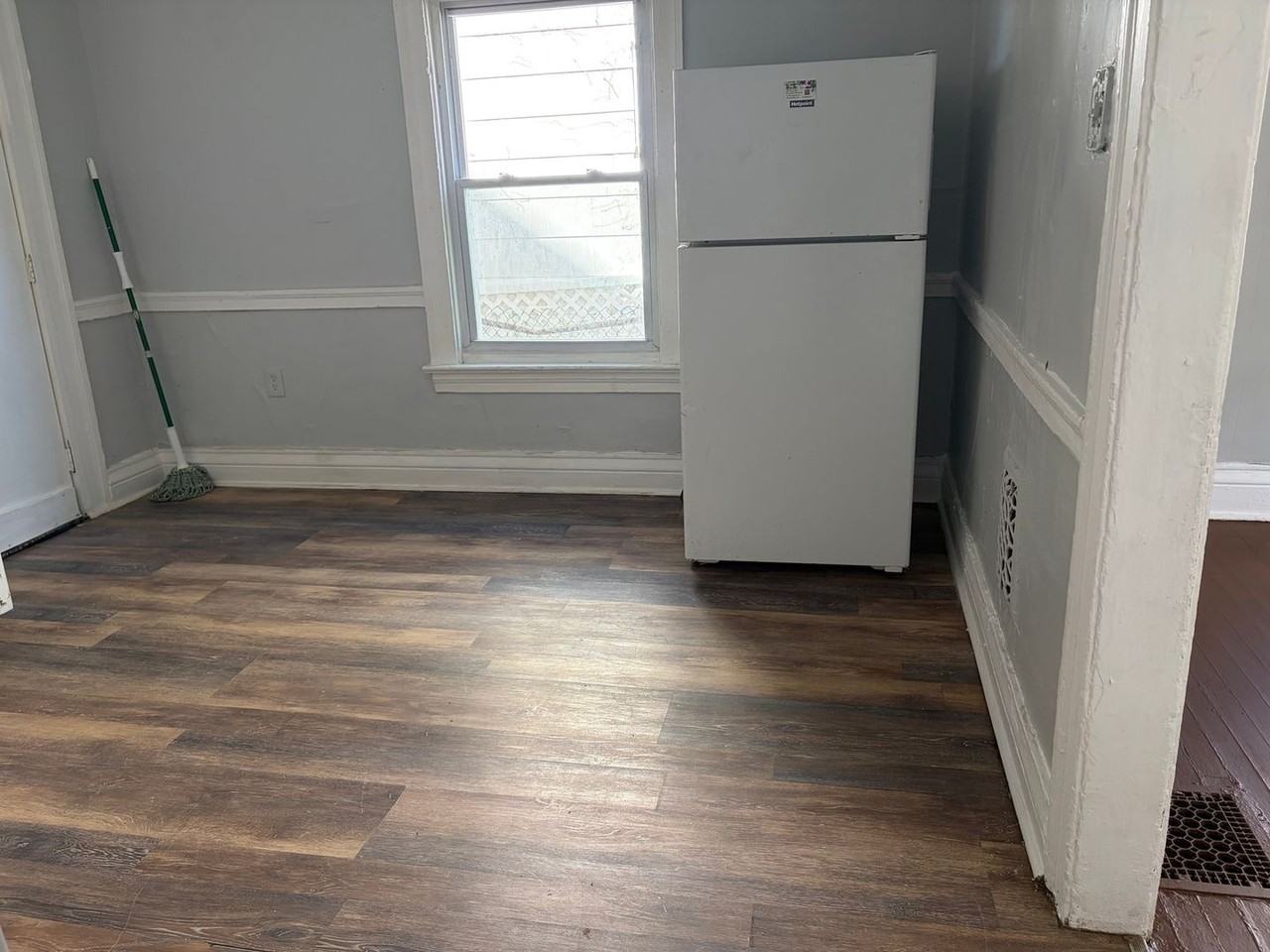 90 Fairbanks St - Photo 6 of 17