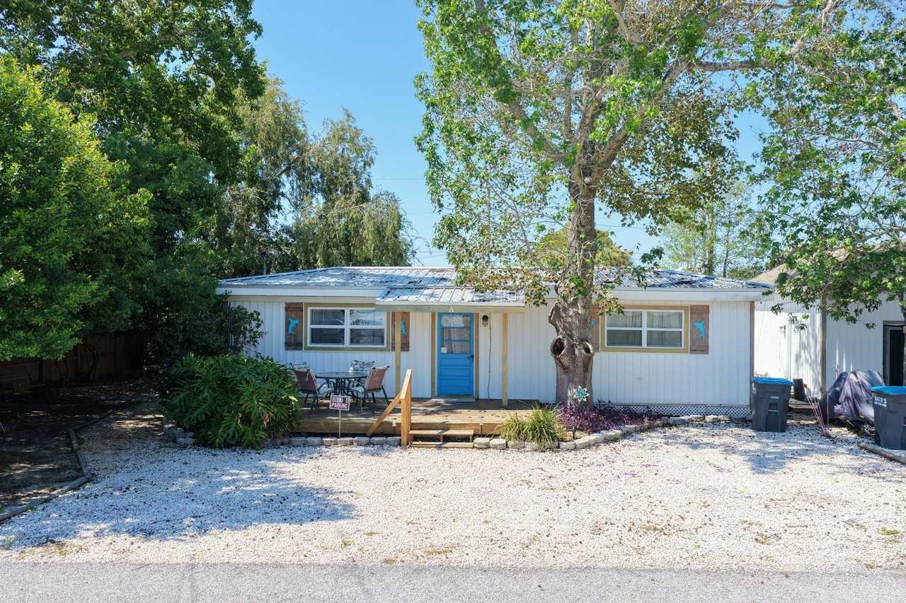 217 Laureno Pl - Photo 2 of 33