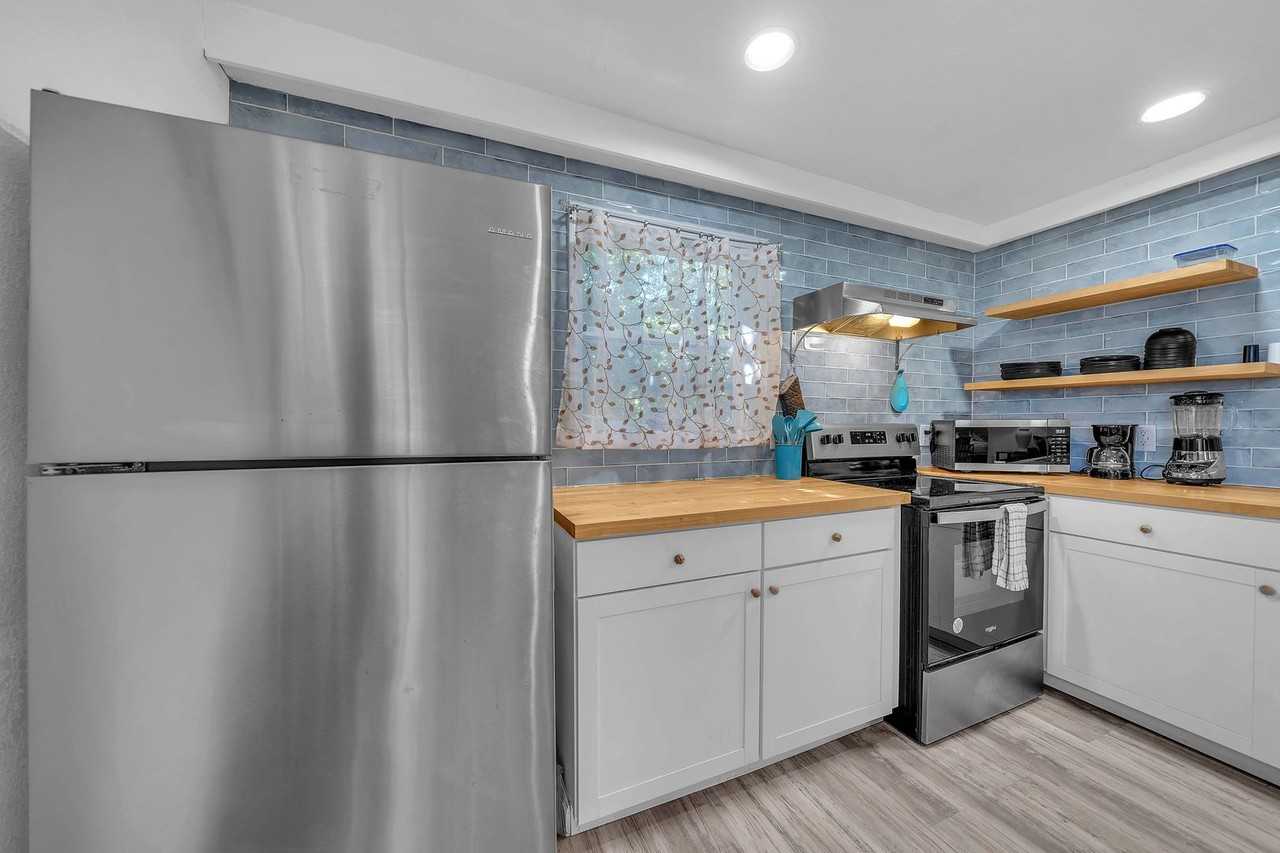 217 Laureno Pl - Photo 6 of 33