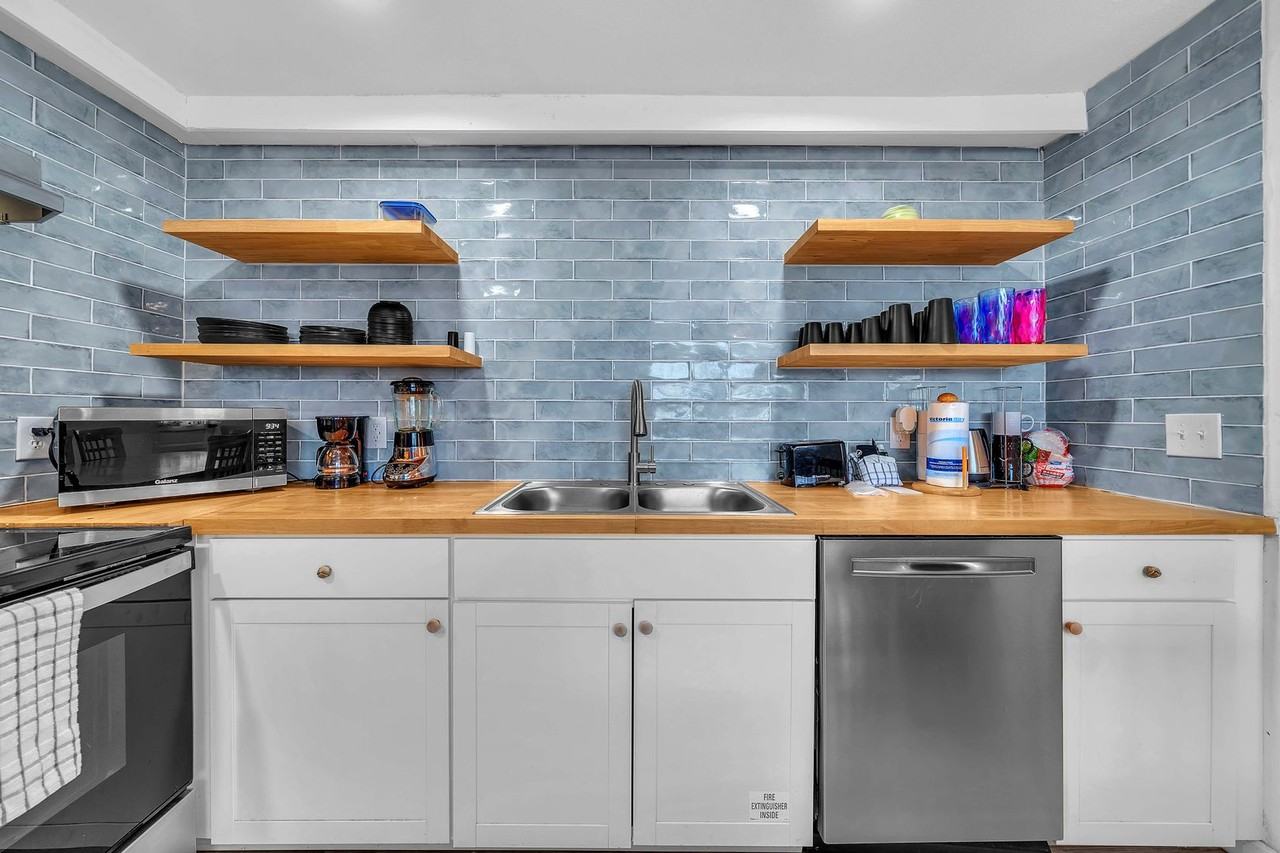 217 Laureno Pl - Photo 7 of 33