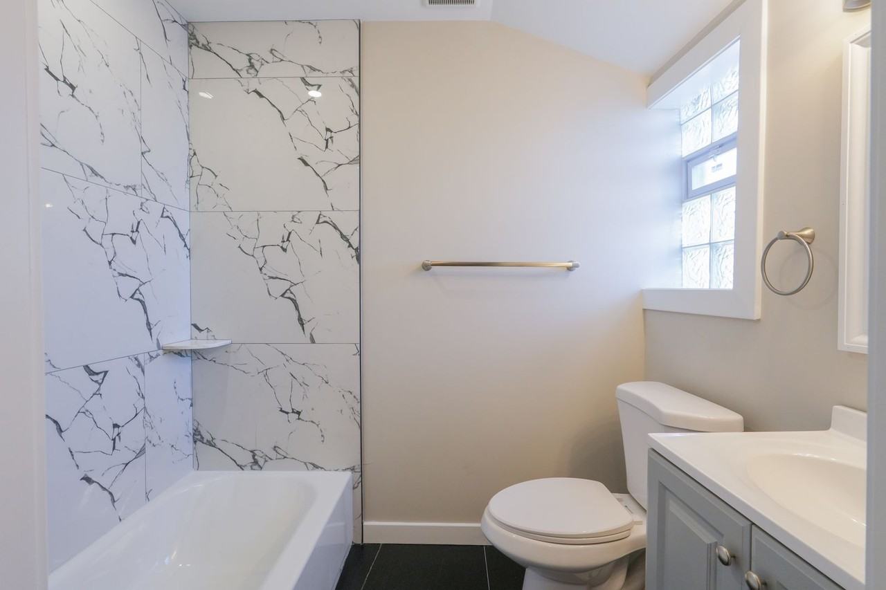 1335 S 8th St 3rd Fl - Photo 6 of 10