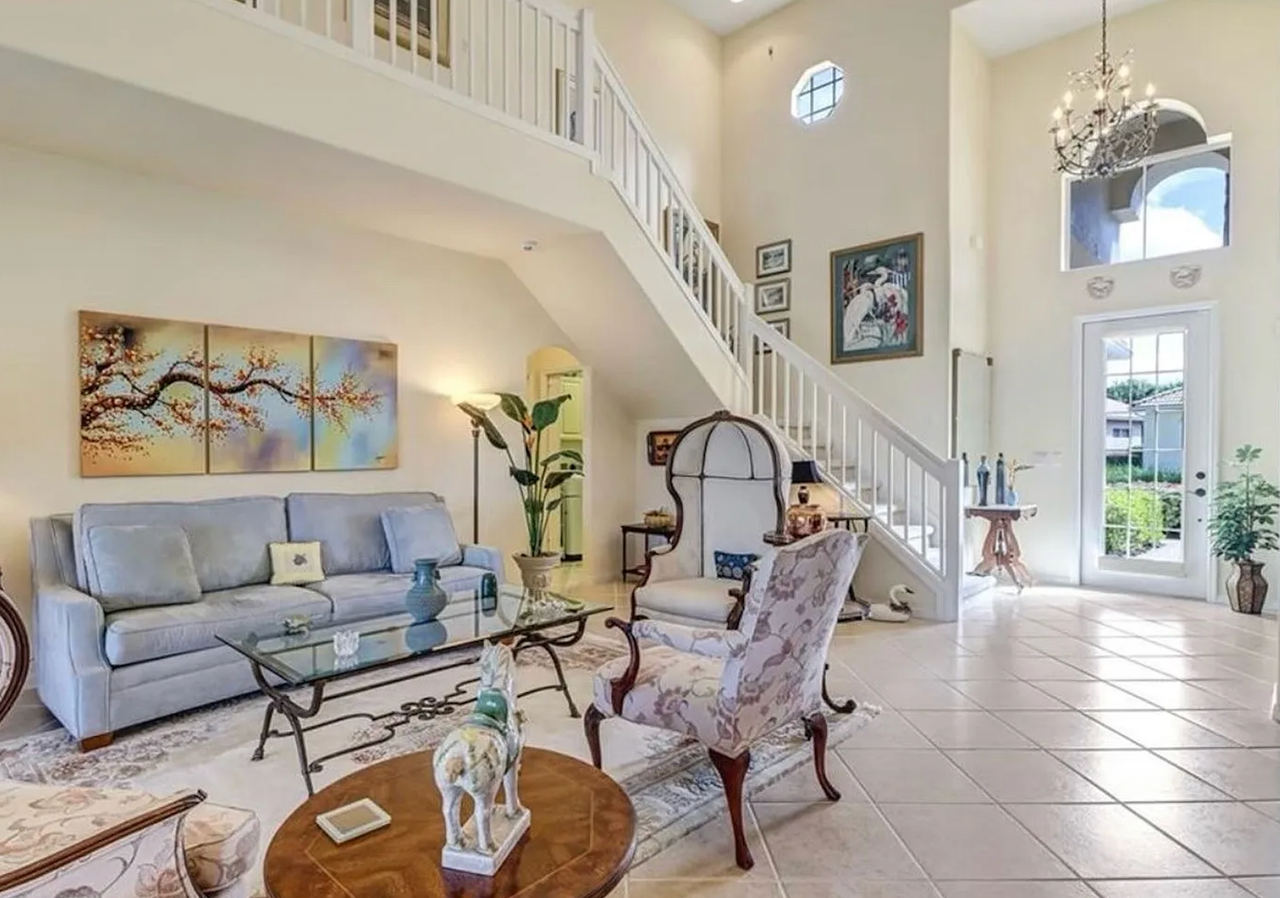 1041 Jardin Dr - Photo 4 of 18