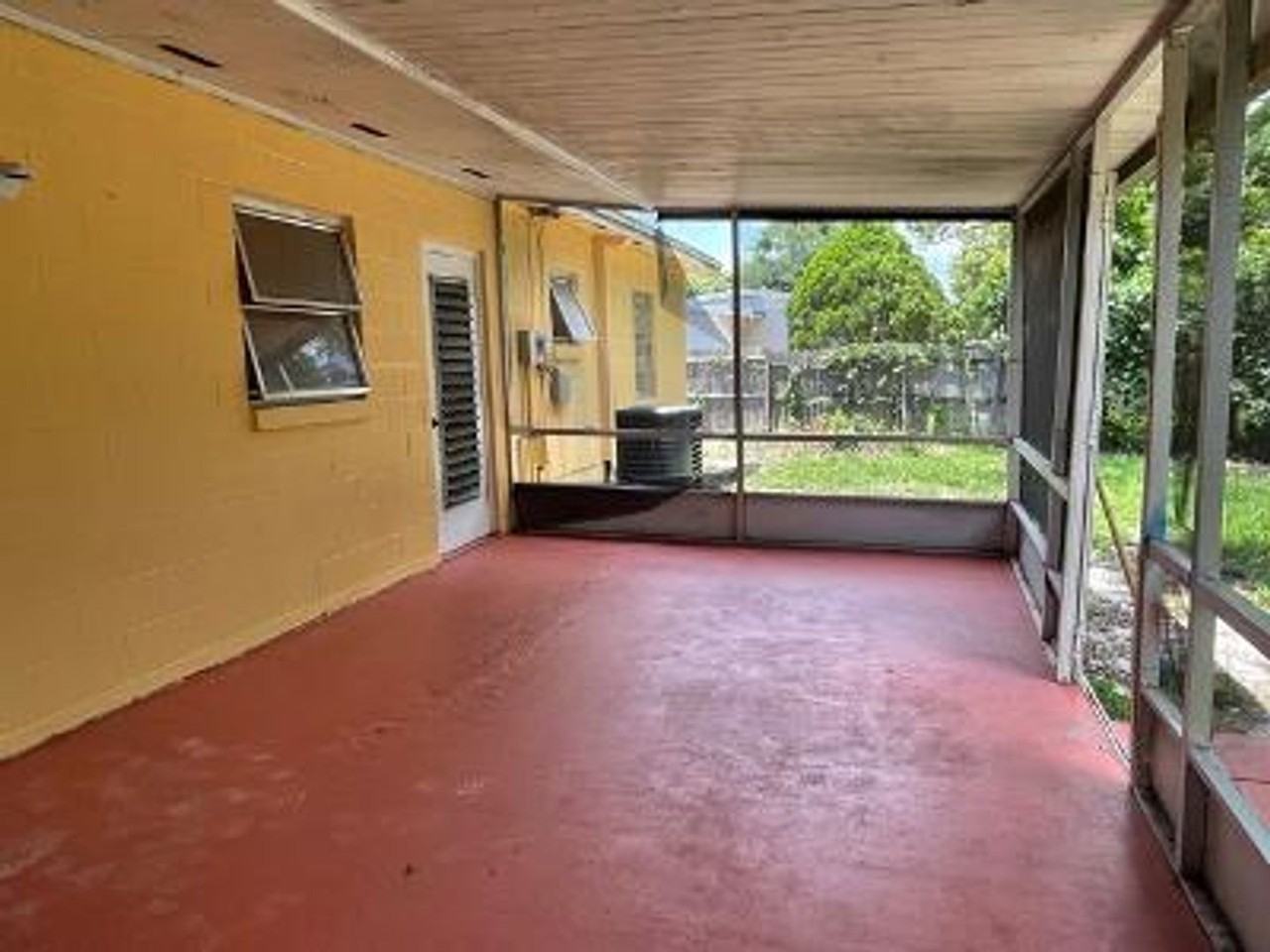 935 Shorecrest Ave - Photo 3 of 19