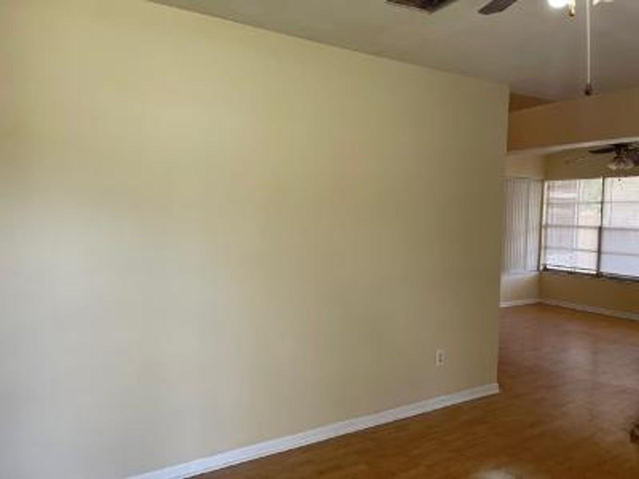 935 Shorecrest Ave - Photo 5 of 19